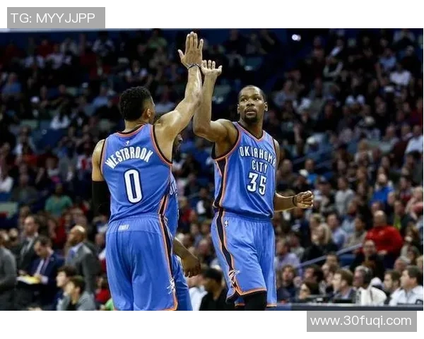 威少重返火箭填补范乔丹空缺杜兰特亚当斯合影引发新挑战