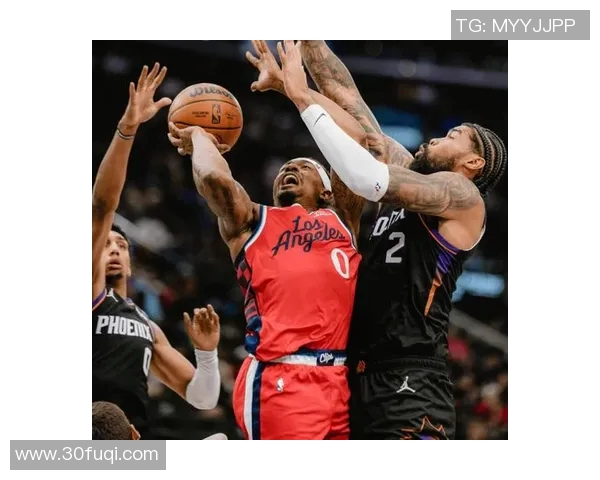 快船4连败!布克21+9格林伤退,科林斯高效爆发,哈登13+13全队最低 快船4连败!布克21+9格林伤退,科林斯高效爆发,哈登13+13全队最低