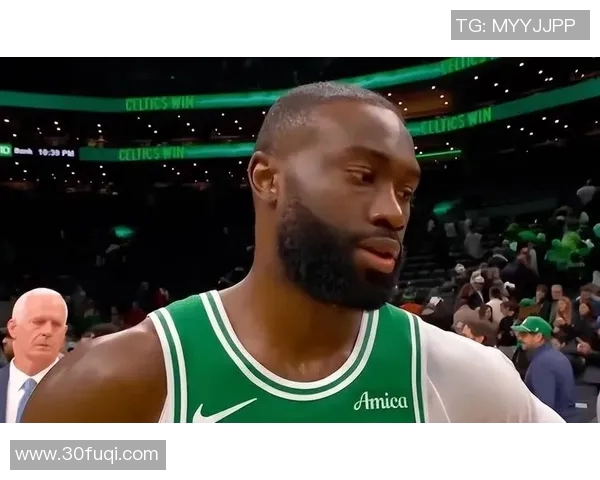 绿凯拒23分逆转！布朗30+8全队第一，湖人旧将30+4尽力，怀特27+5